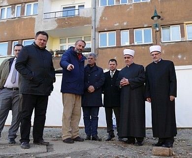 Reisu L Ulema Posjetio Lokalitet Kalin Had I Alijine D Amije U Sarajevu