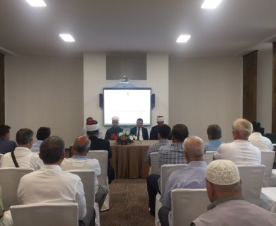 Tribina „Uloga vakufa u jačanju džemata“ Harem Centralne džamije Ilidža