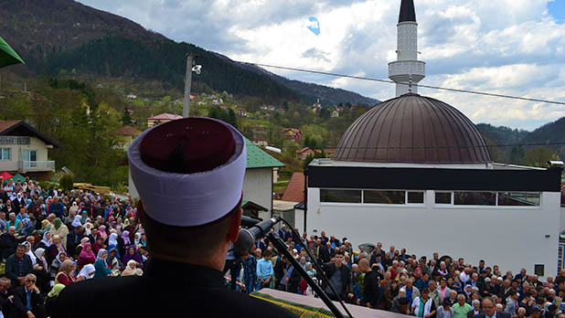 Otvorena džamija u Breziku kod Zavidovića