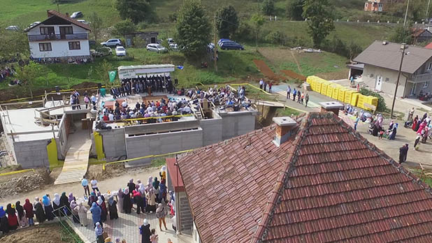 Postavljan kamen temeljac za izgradnju Islamskog centra u Stipovićima – MIZ Zavidovići