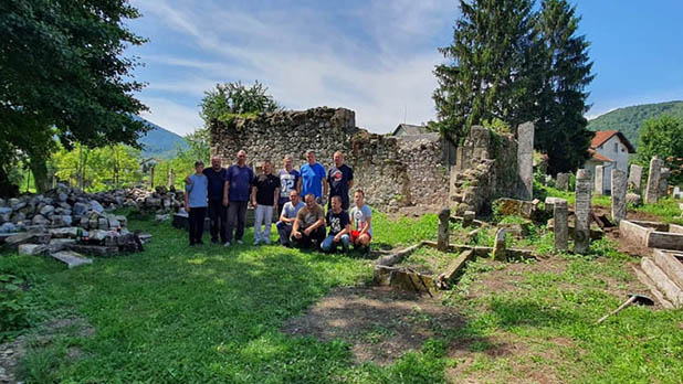 Ostaci stare džamije u džematu Ripač, MIZ Bihać