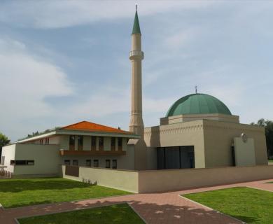 Islamski kulturni centar sa džamijom u Lukavcu