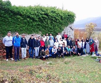 Vakufska direkcija i Mreža mladih Muftijstva sarajevskog izvršili akciju čišćenja harema džamije u Fatnici-Bileća