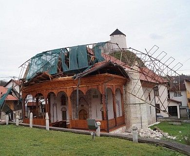 Glavni imam Medžlisa Tešanj: Unutrašnjost džamije nije oštećena