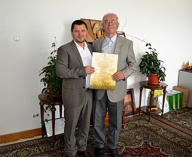 Direktor Zajimović uručio vakufnamu Čengić Hajrudinu
