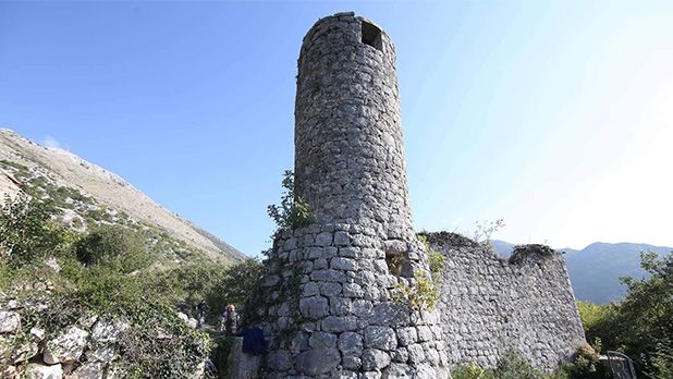 Počelo čišćenje džamije Muje Kotezlije