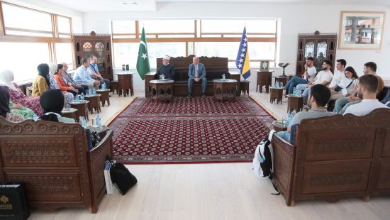 Učesnici projekta "Kad porastem bit ću vakif" posjetili reisul-ulemu Kavazovića