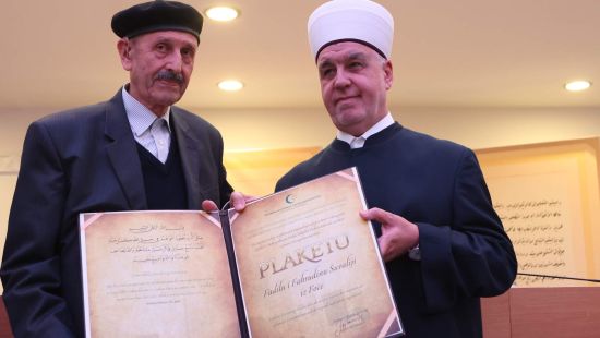 "Dani vakufa u Bosni i Hercegovini": Plaketa za najistaknutije vakife dodijeljena braći Šuvalija iz Foče