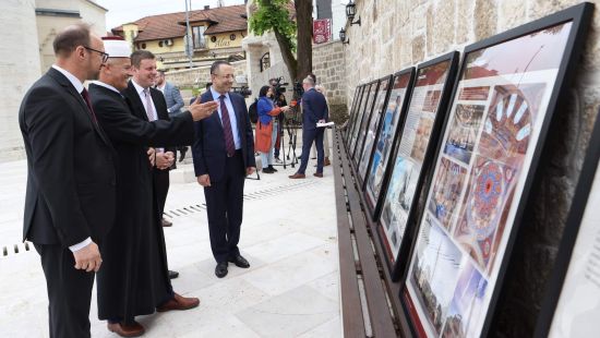U haremu Arnaudija džamije otvorena izložba "Banjalučke džamije"