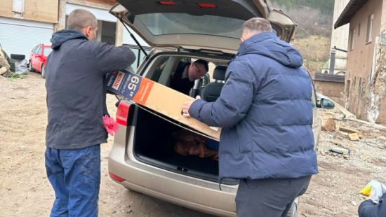 Djeca iz kakanjskog mekteba kupila televizor za poplavljenu džamiju u Jablanici