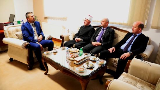 Muftija Kudić sa saradnicima posjetio novoimenovanog direktora Vakufske direkcije g. Husu Salihovića
