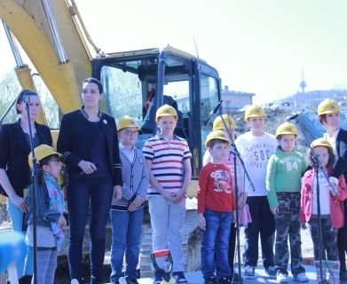 Svečanom manifestacijom započeli radovi na Roditeljskoj kući