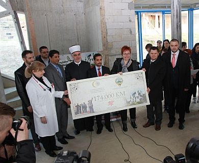 Islamska zajednica u BIH - Vakufska direkcija i Ambasada Kuvajta donirali 174.000 KM  za nastavak izgradnje Roditeljske kuće