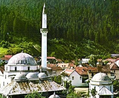 Kamen temeljac za obnovu Džamije Sinan-bega Boljanića u Čajniču